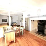 Holiday home Woodland Hill Retreat Blanquefort-sur-Briolance