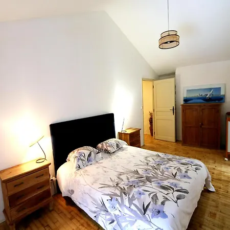 Prázdninový dům Blanquefort Woodland Hill Retreat